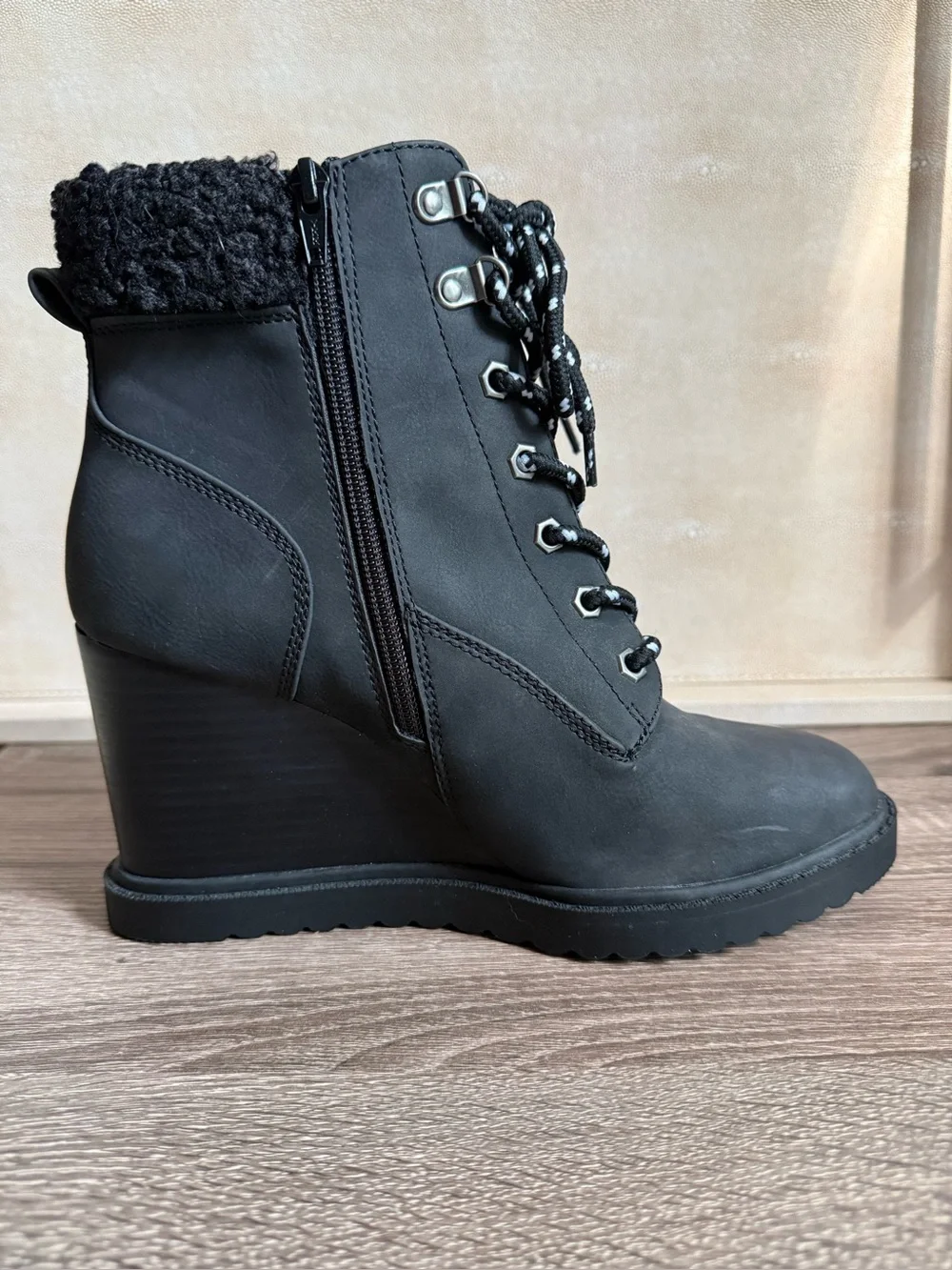 BRAND NEW Dolce Vita Sherman Black Faux Shearling Wedge Booties - 9.5